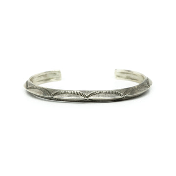 1940s CARINATED WIRE BANGLE