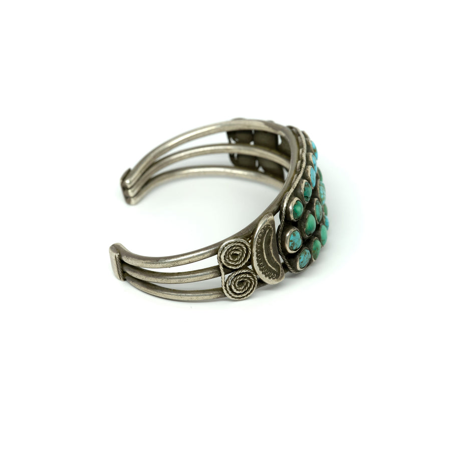 1920s PUEBLO HAND PULLED WIRE CUFF